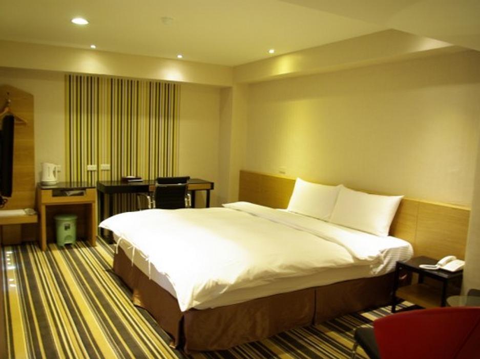 Country Garden Hotel Chiayi City Exteriör bild