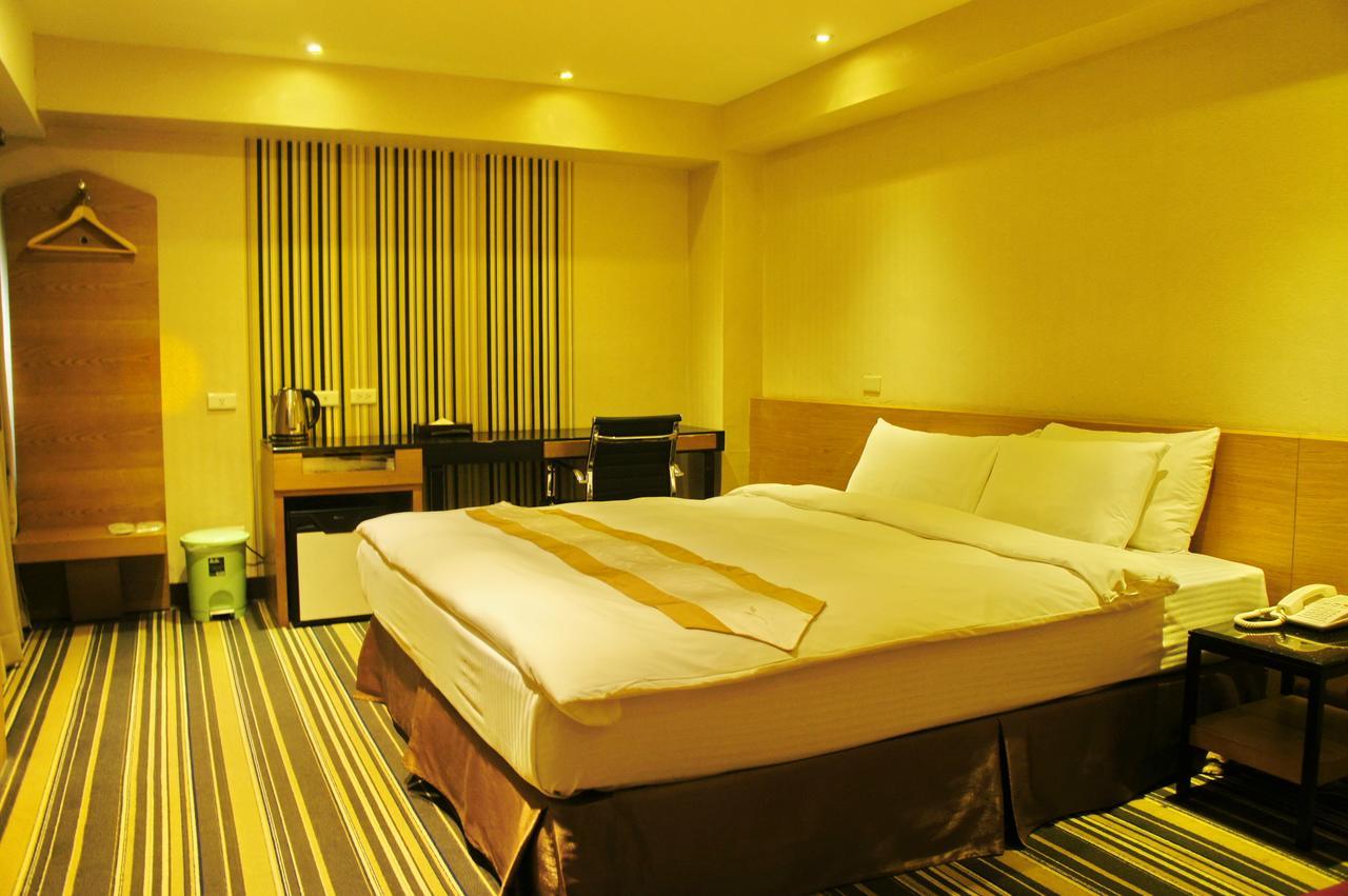 Country Garden Hotel Chiayi City Exteriör bild