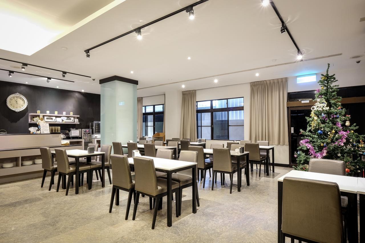 Country Garden Hotel Chiayi City Exteriör bild