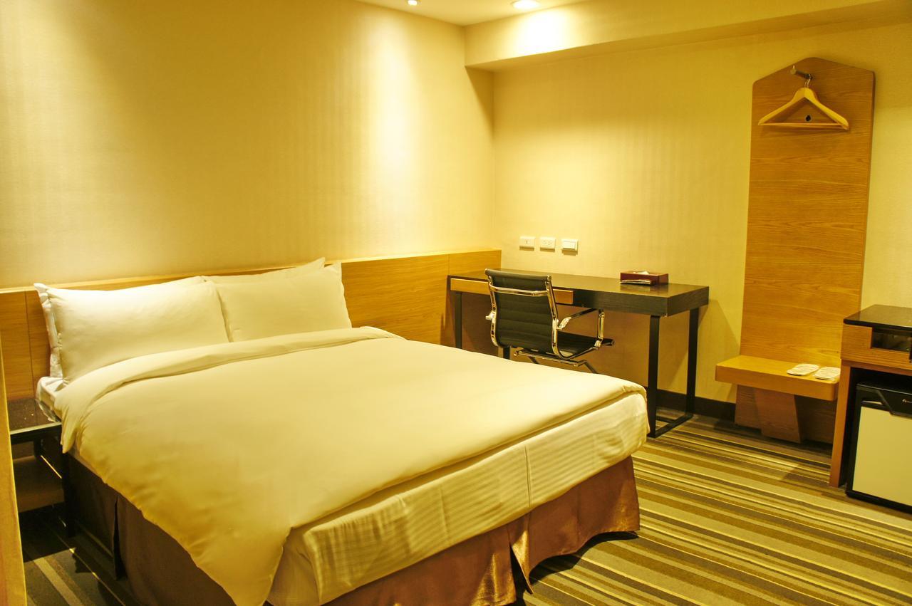 Country Garden Hotel Chiayi City Exteriör bild