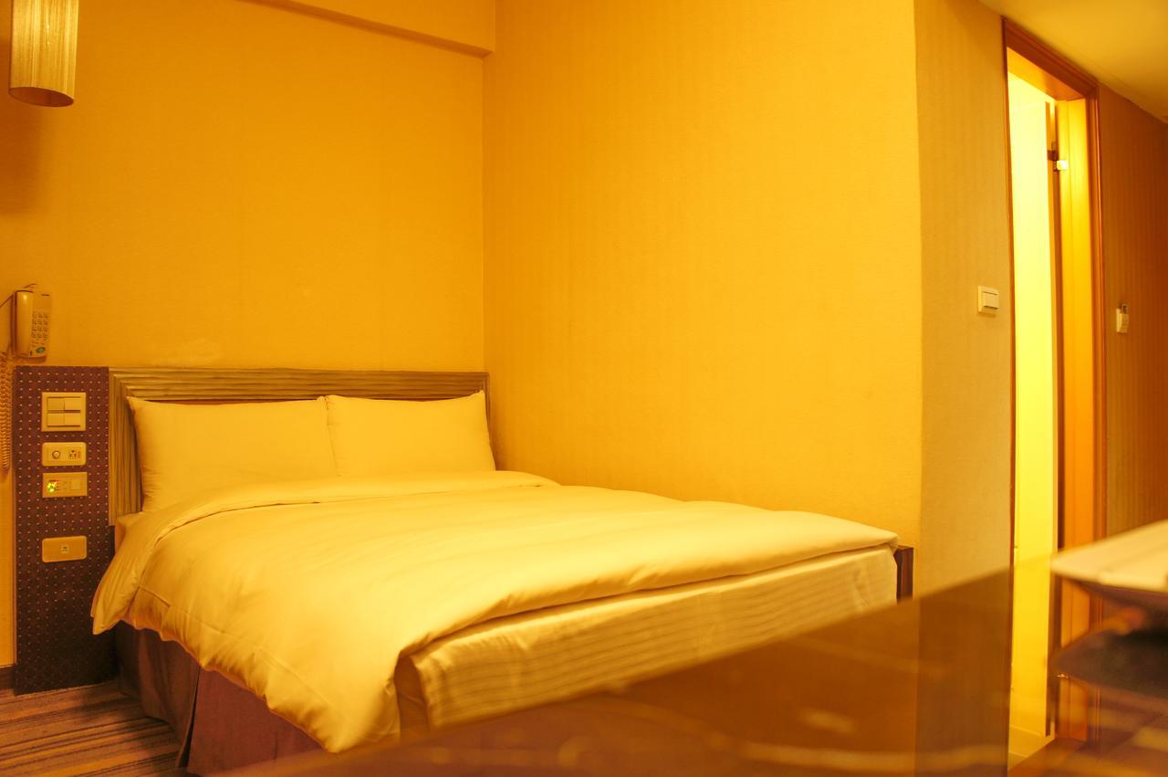 Country Garden Hotel Chiayi City Exteriör bild