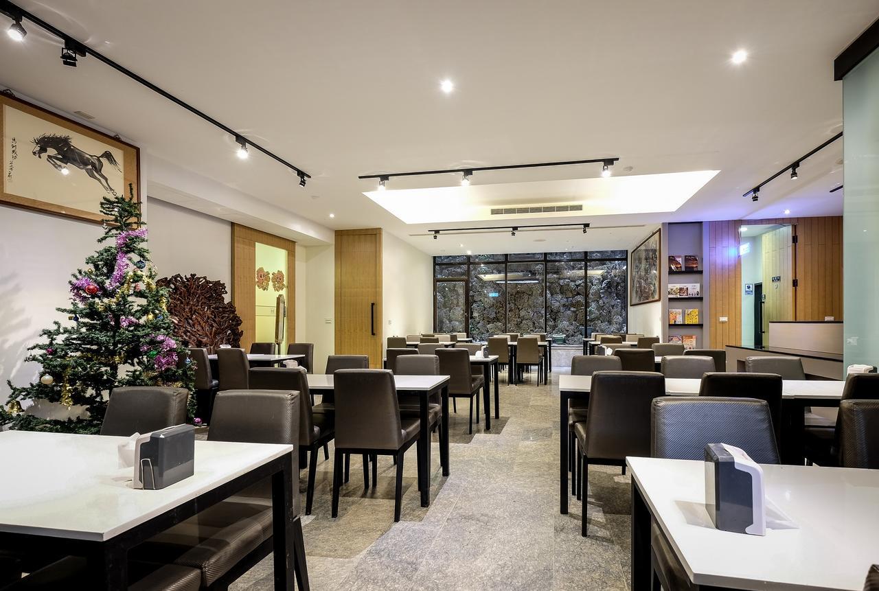 Country Garden Hotel Chiayi City Exteriör bild
