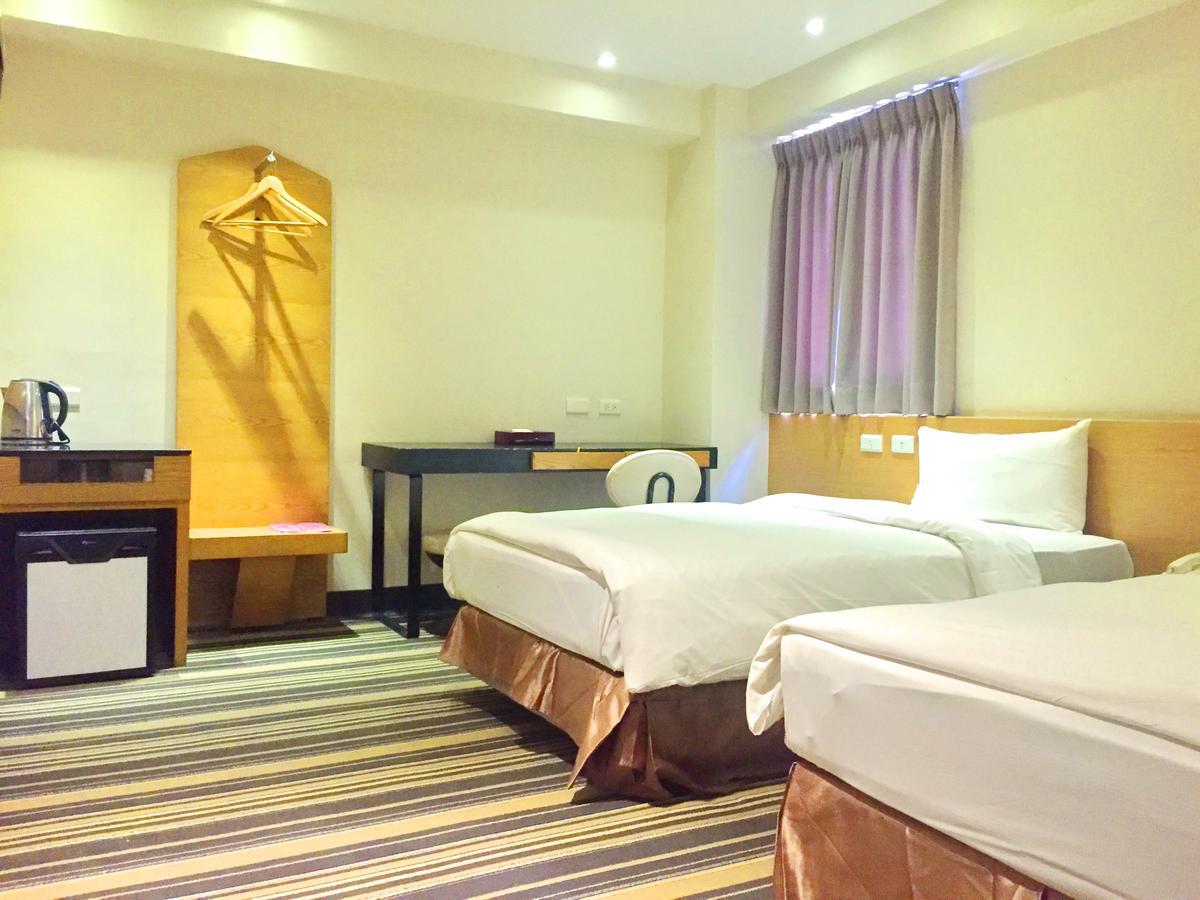 Country Garden Hotel Chiayi City Exteriör bild