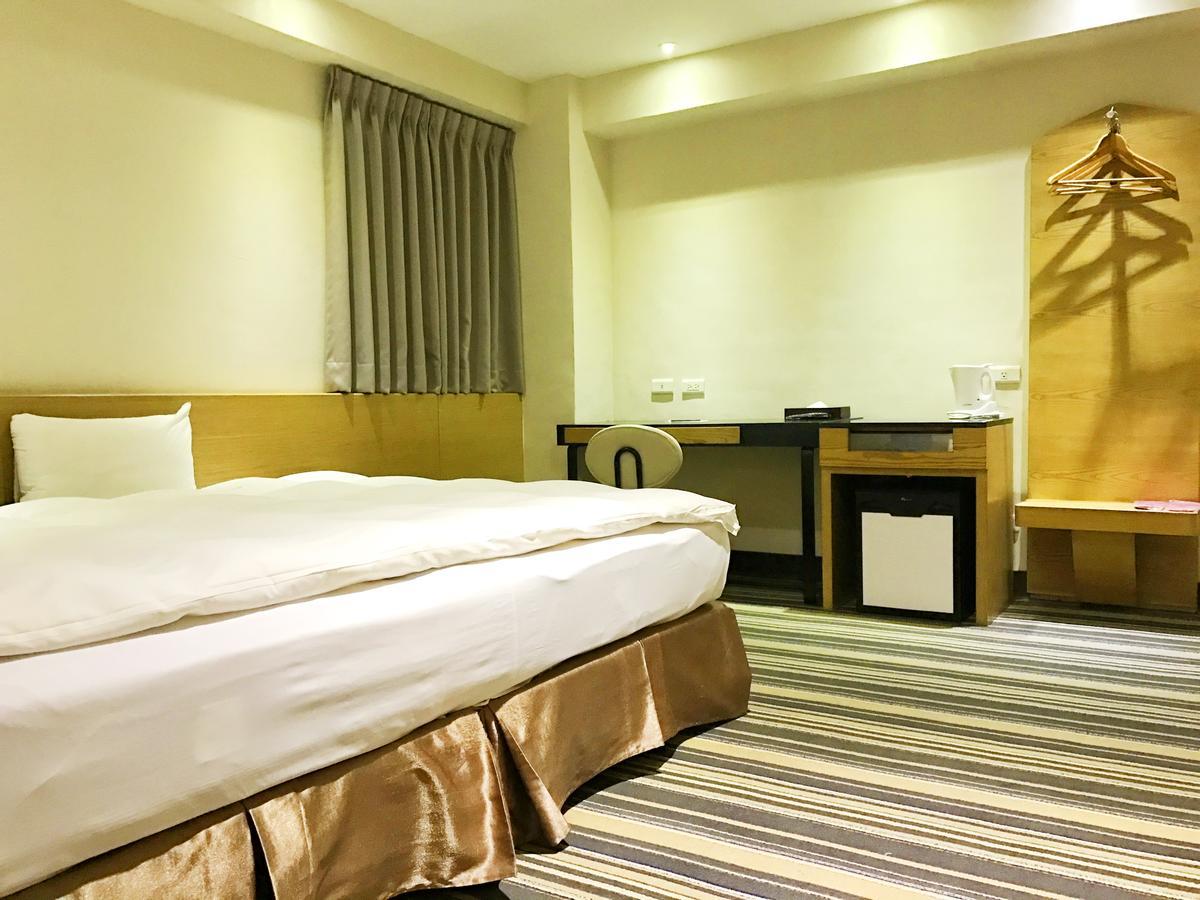 Country Garden Hotel Chiayi City Exteriör bild