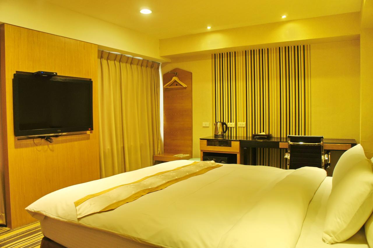 Country Garden Hotel Chiayi City Exteriör bild