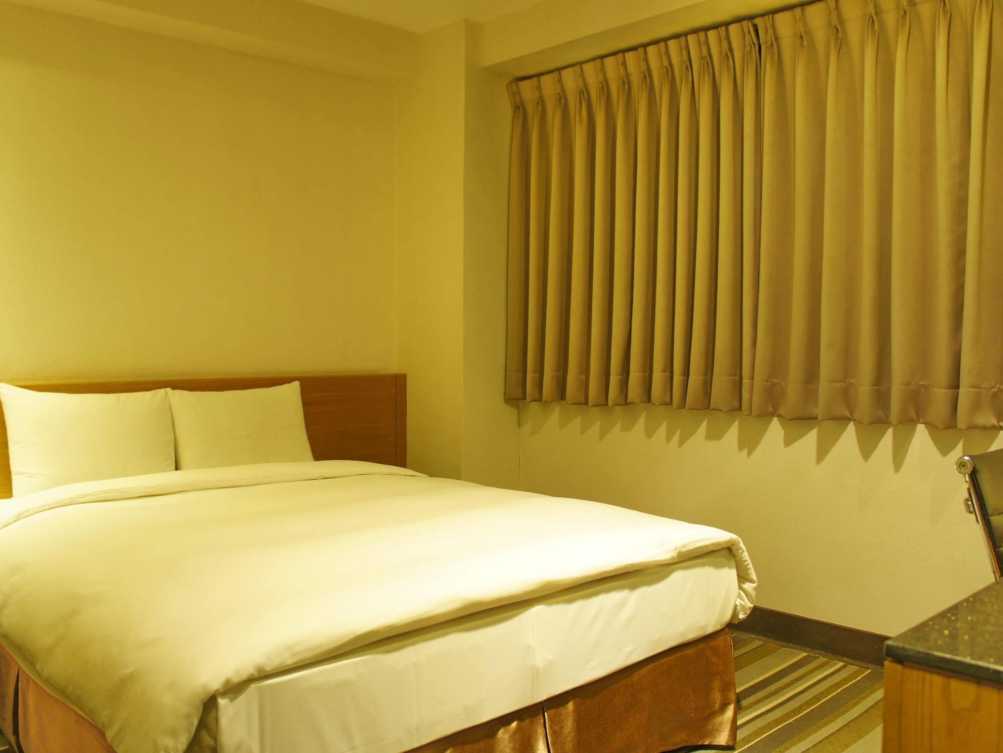 Country Garden Hotel Chiayi City Exteriör bild