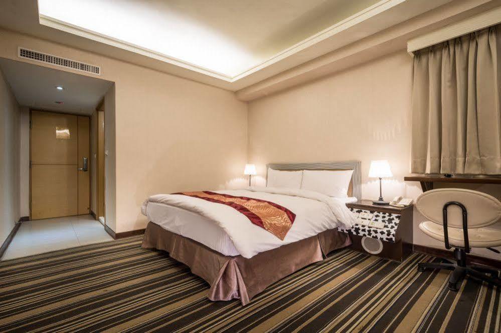 Country Garden Hotel Chiayi City Exteriör bild