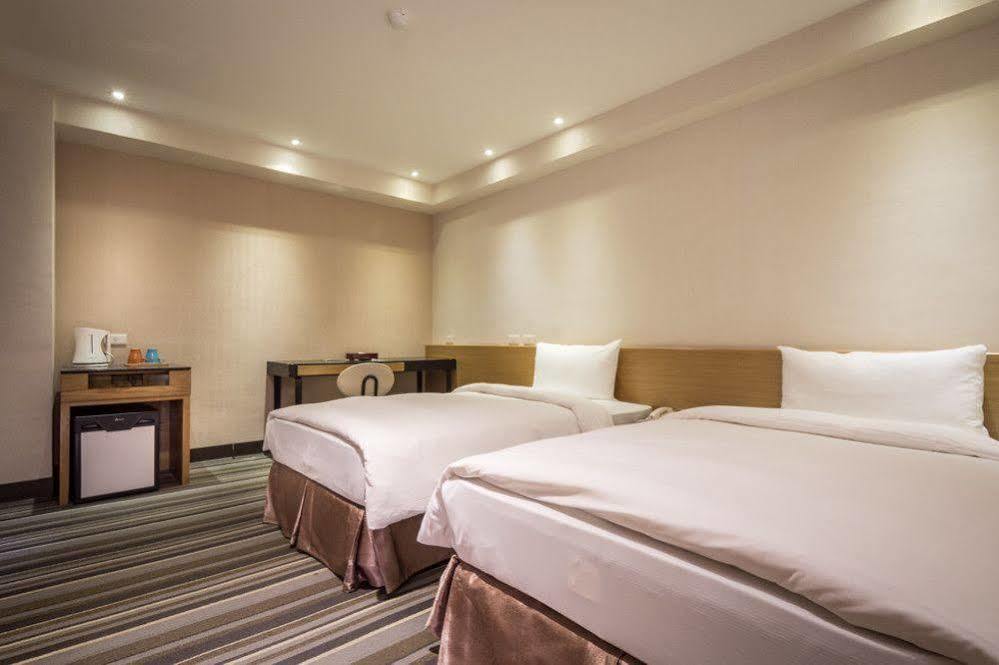 Country Garden Hotel Chiayi City Exteriör bild