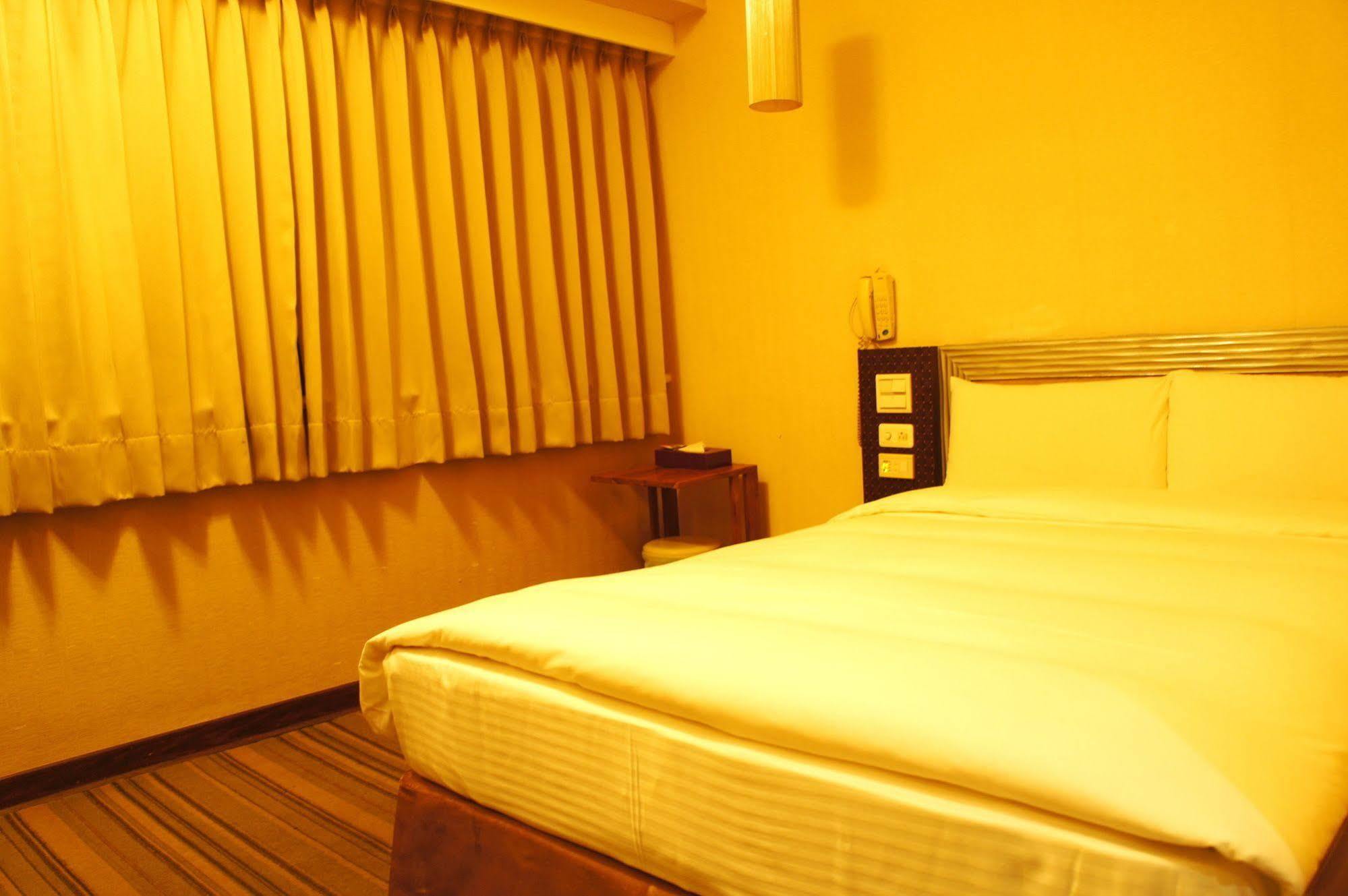 Country Garden Hotel Chiayi City Exteriör bild