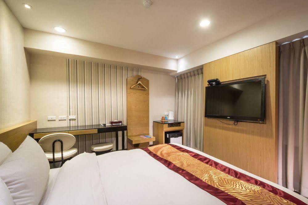 Country Garden Hotel Chiayi City Exteriör bild