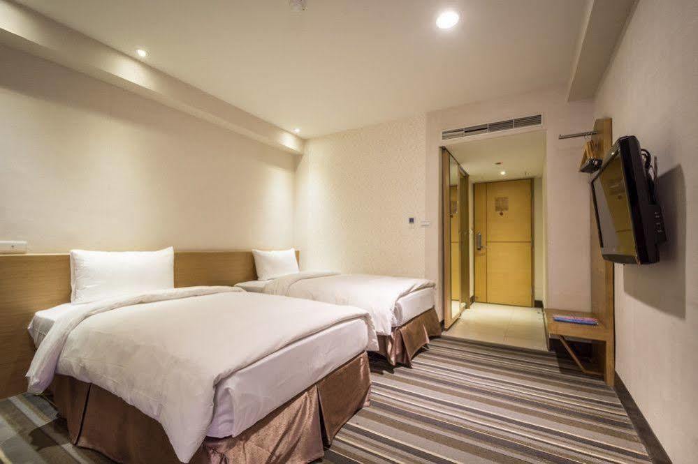 Country Garden Hotel Chiayi City Exteriör bild