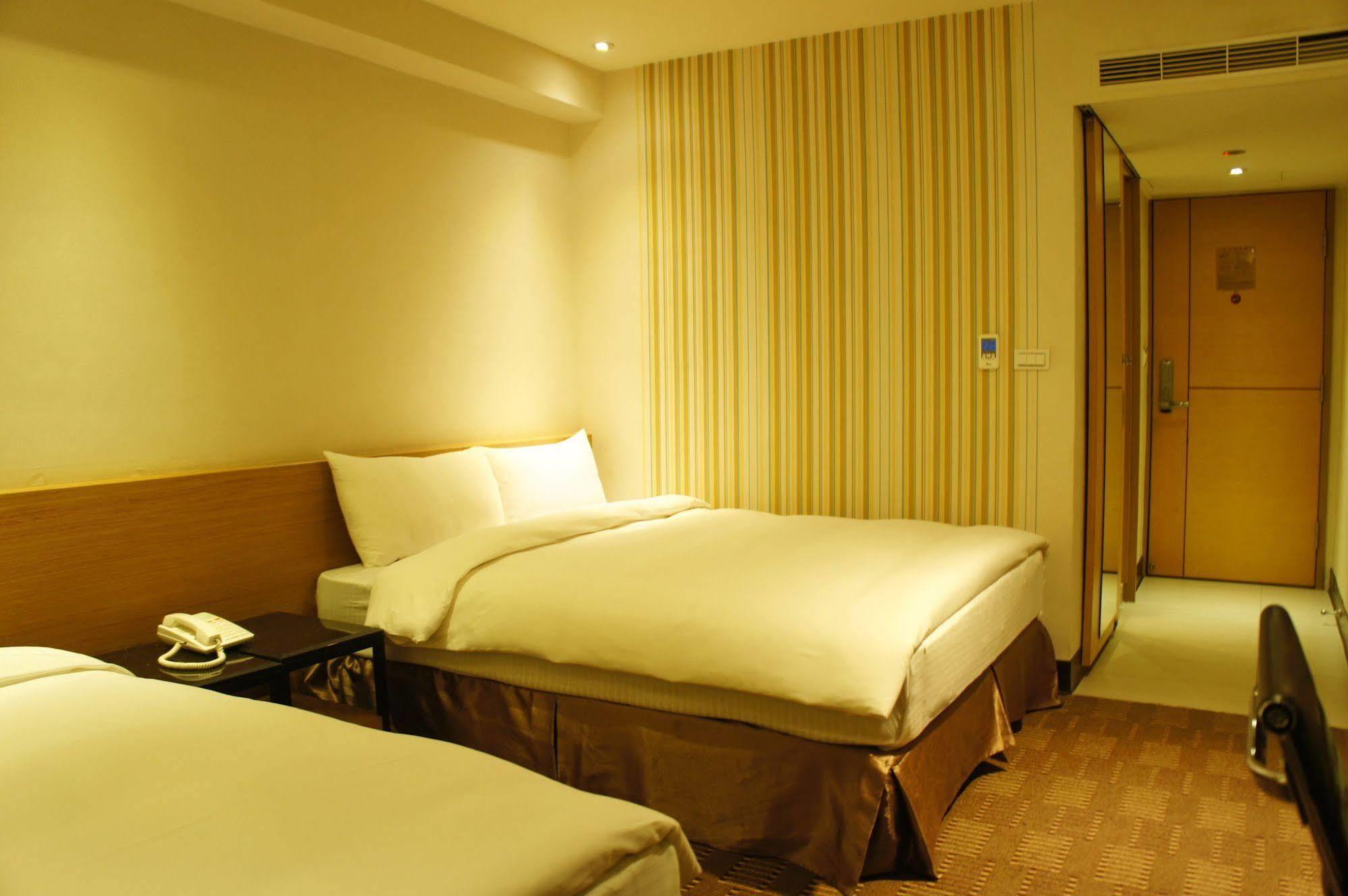 Country Garden Hotel Chiayi City Exteriör bild